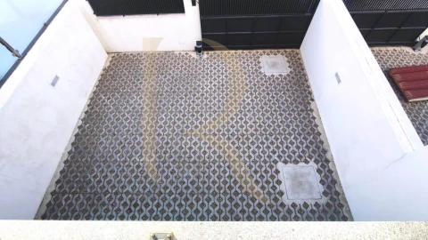 Moradia T5 para Venda em Corroios