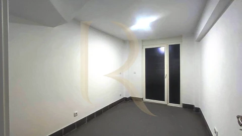 Moradia T5 para Venda em Corroios