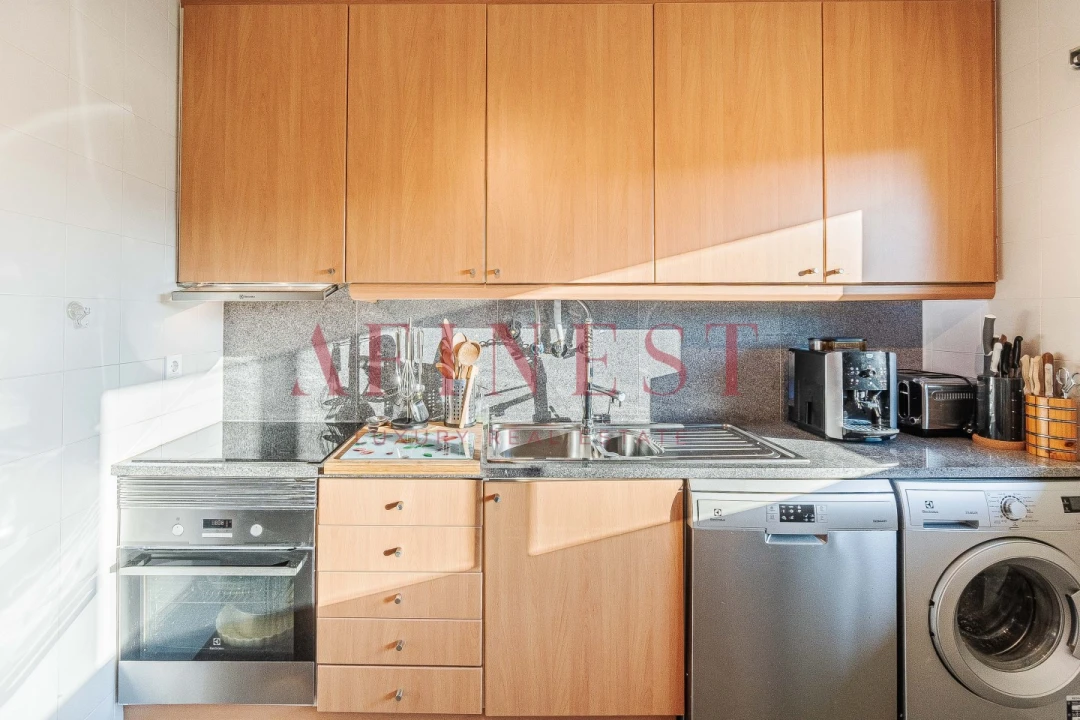 Apartamento T2 para Venda em Alfragide Foto 7