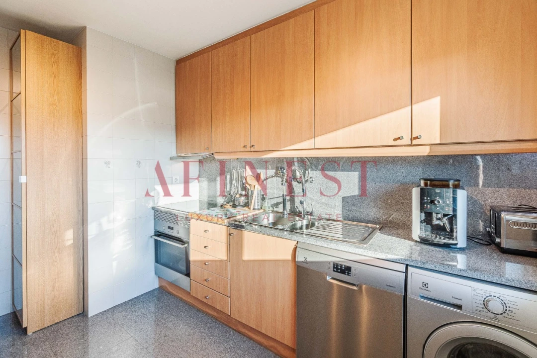 Apartamento T2 para Venda em Alfragide Foto 6