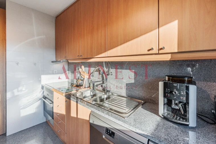 Apartamento T2 para Venda em Alfragide Foto 9