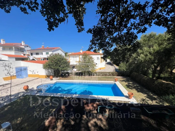 Moradia T4 para Venda em Casais e Alviobeira Foto 4