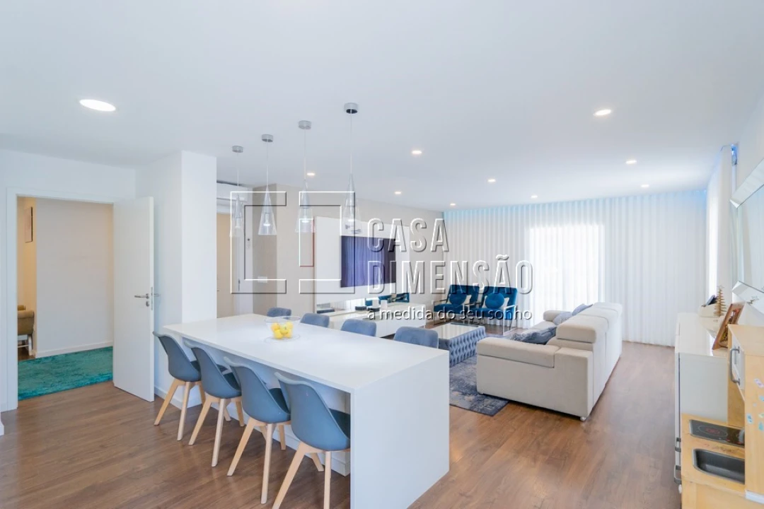 Apartamento T2 para Venda em Venteira Foto 33