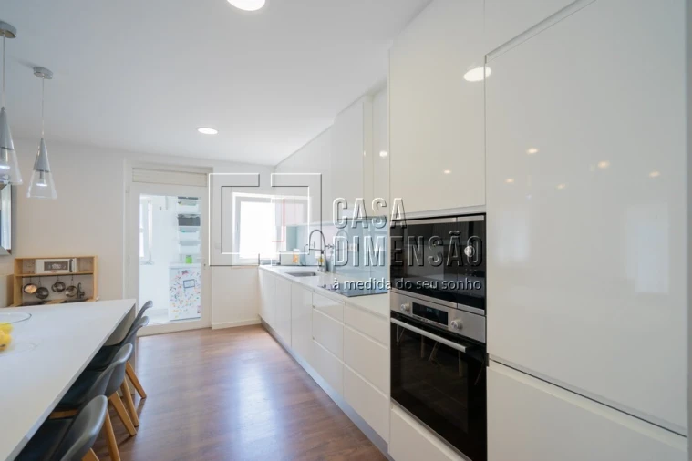 Apartamento T2 para Venda em Venteira Foto 24