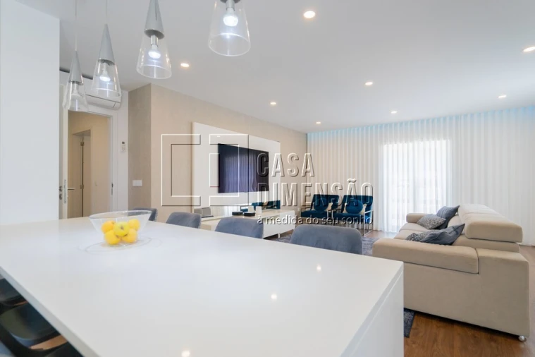 Apartamento T2 para Venda em Venteira Foto 32