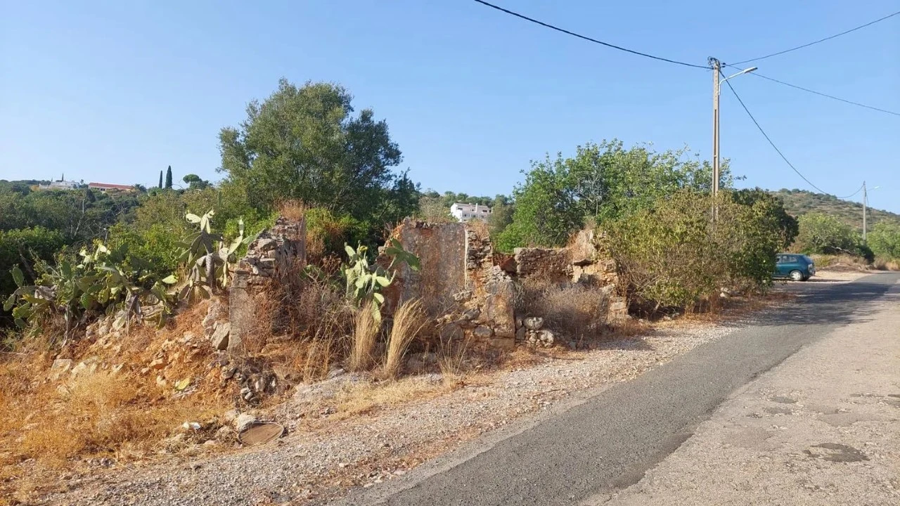 Terreno para Venda em Moncarapacho e Fuseta Foto 1