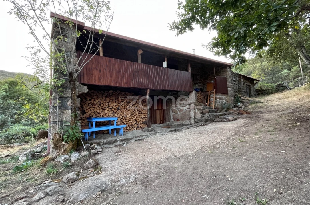 Moradia T2 para Venda em Castro Laboreiro e Lamas de Mouro Foto 2