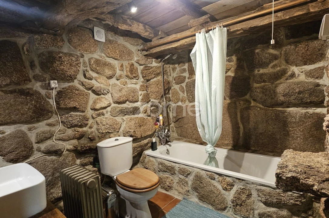 Moradia T2 para Venda em Castro Laboreiro e Lamas de Mouro Foto 13