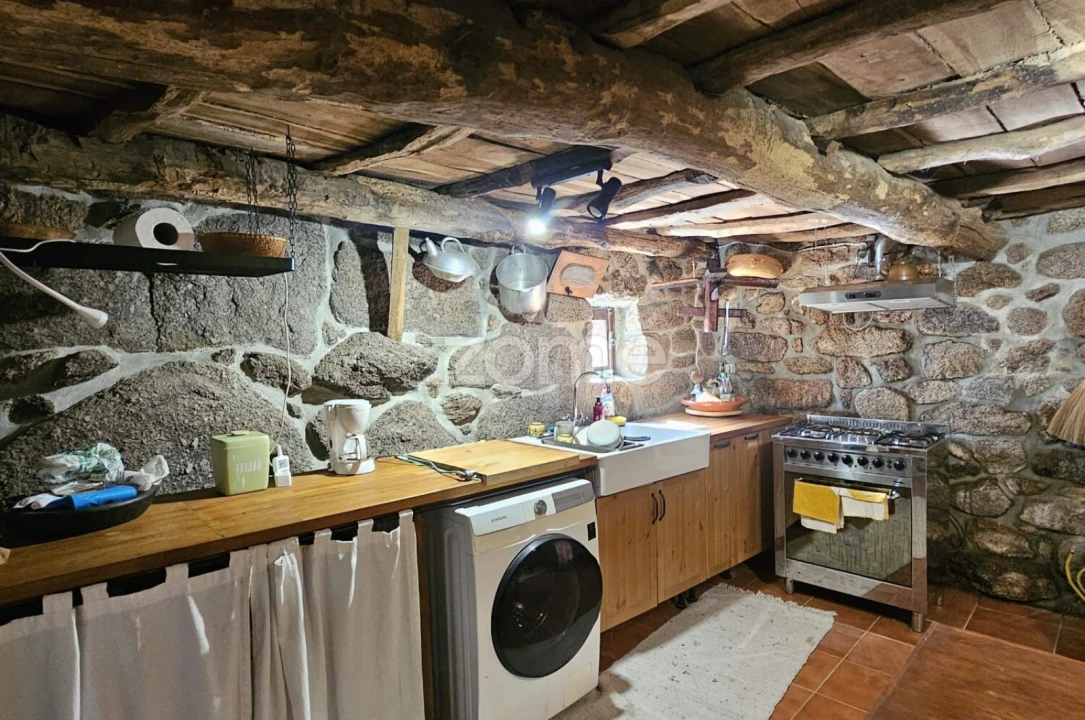 Moradia T2 para Venda em Castro Laboreiro e Lamas de Mouro Foto 6