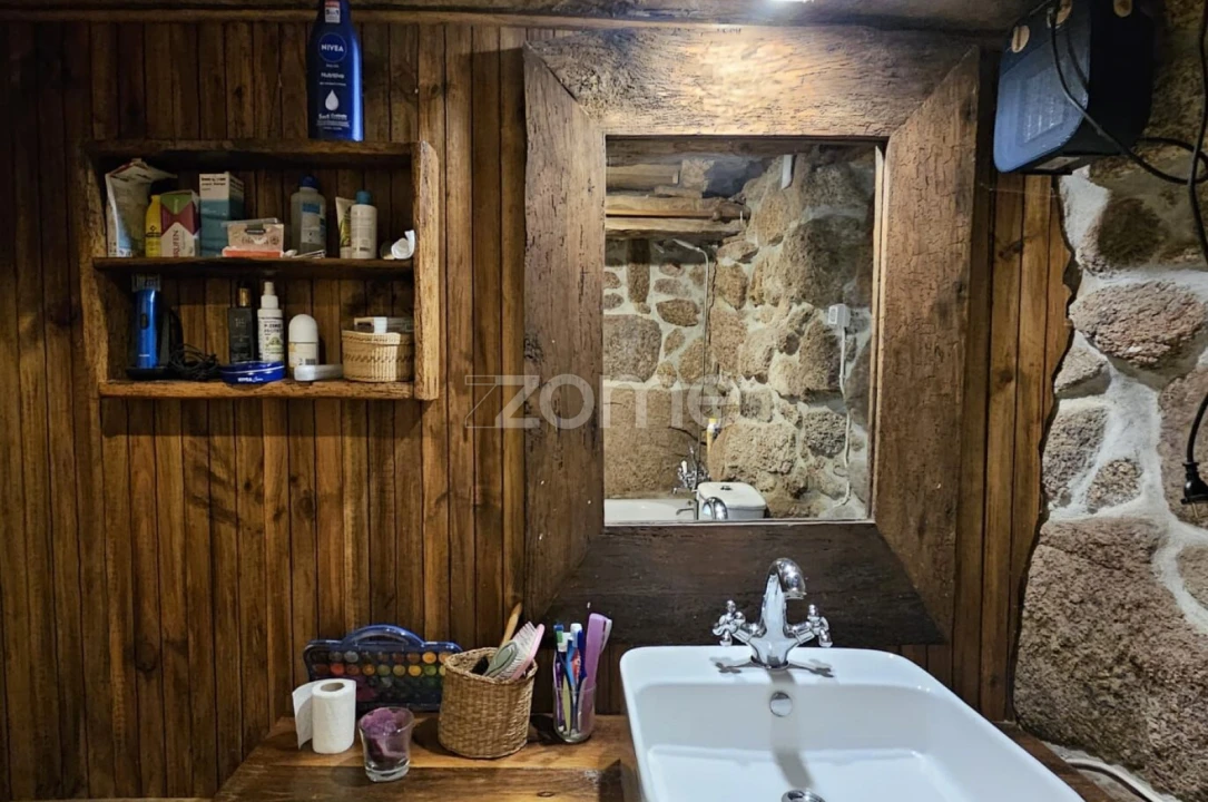 Moradia T2 para Venda em Castro Laboreiro e Lamas de Mouro Foto 12