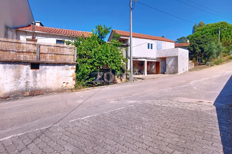 Moradia T5 para Venda em Miranda do Corvo Foto 3