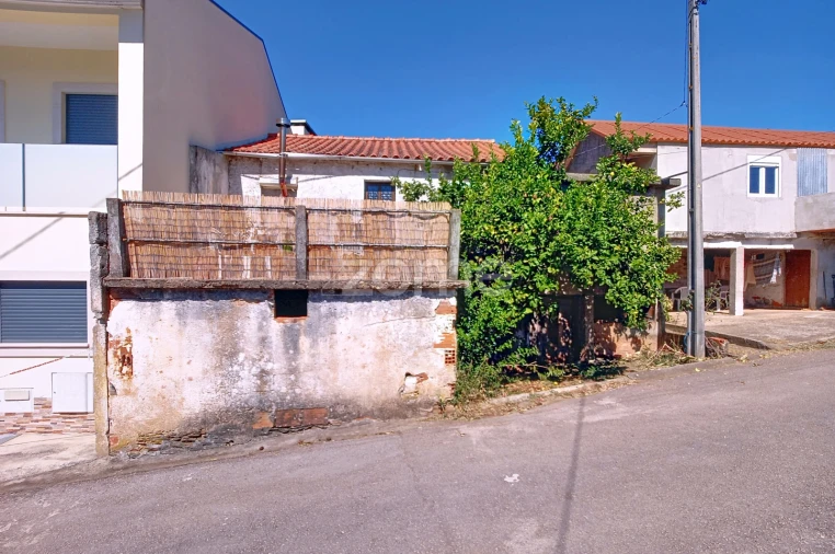 Moradia T5 para Venda em Miranda do Corvo Foto 4