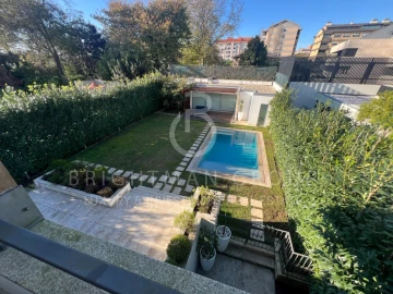 Moradia T4 para Venda em Aldoar, Foz do Douro e Nevogilde