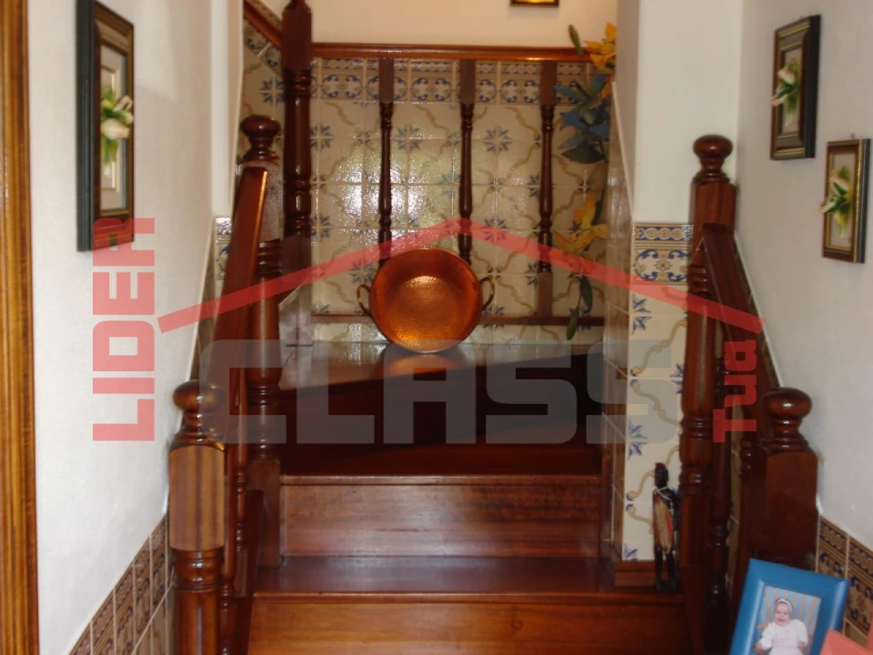 Moradia T6 para Venda em Frechas Foto 6