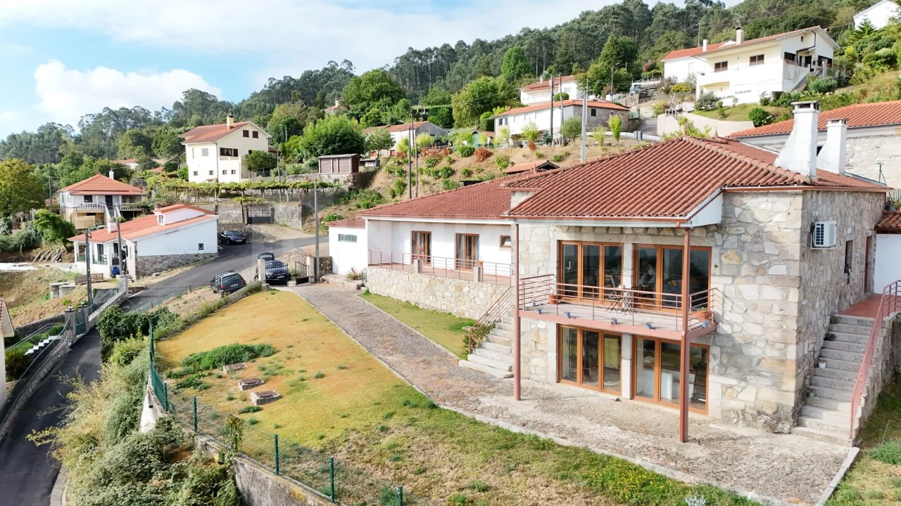 Moradia T3 para Venda em Candemil e Gondar Foto 4