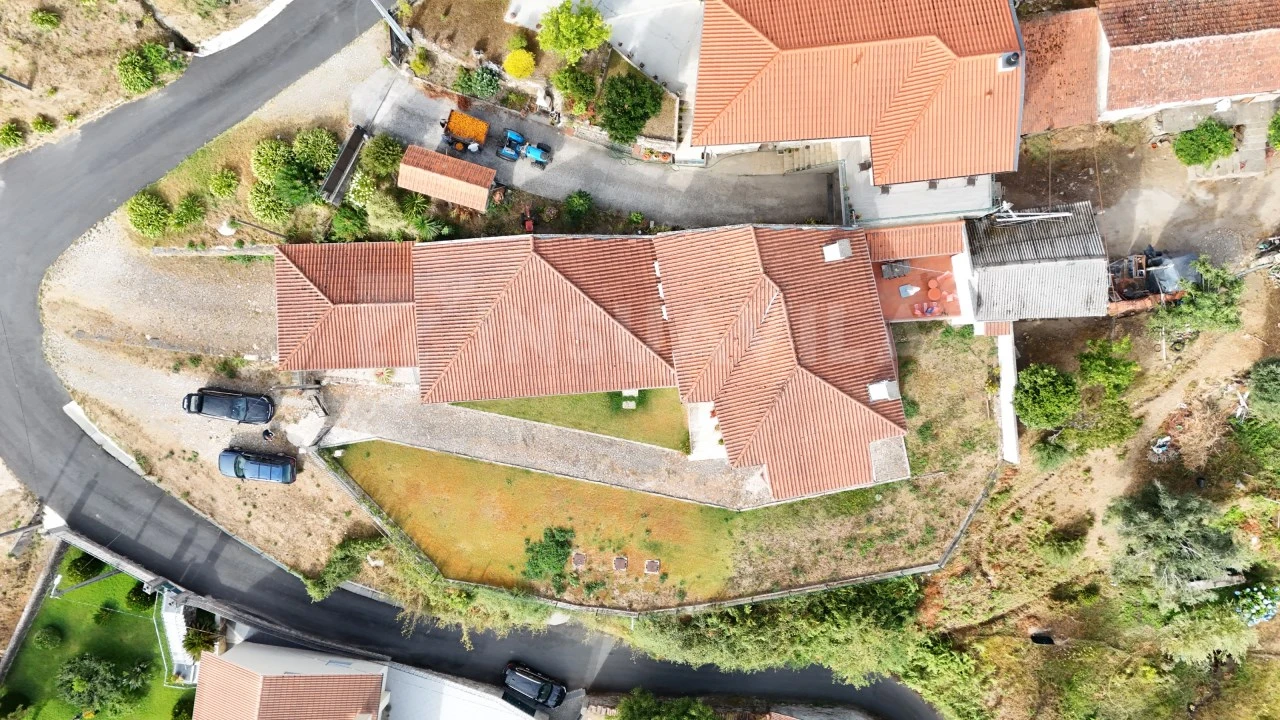 Moradia T3 para Venda em Candemil e Gondar Foto 31