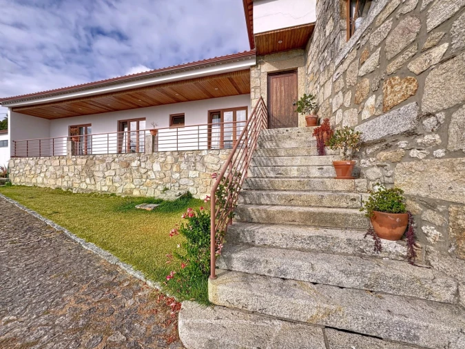 Moradia T3 para Venda em Candemil e Gondar Foto 4