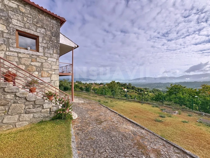 Moradia T3 para Venda em Candemil e Gondar