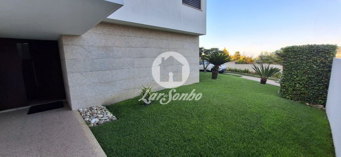 Moradia T3 para Venda em Barcelinhos Foto 2