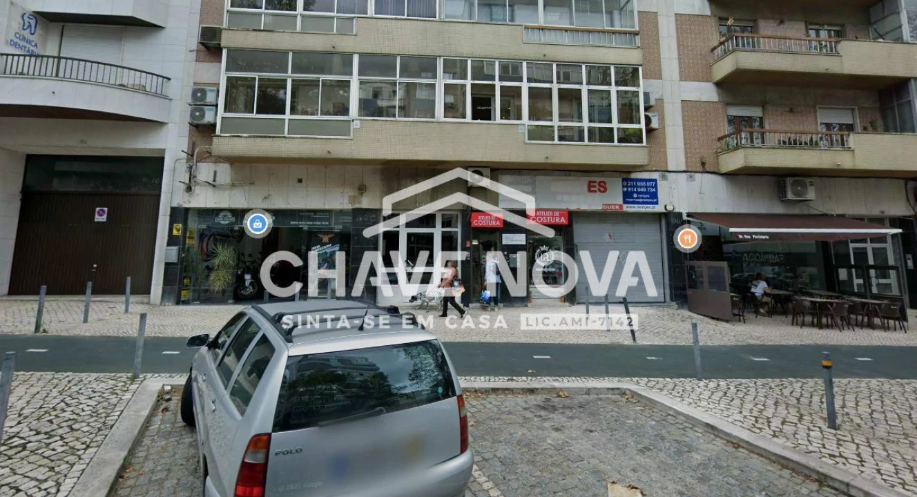 Loja para Venda em Alvalade Foto 1
