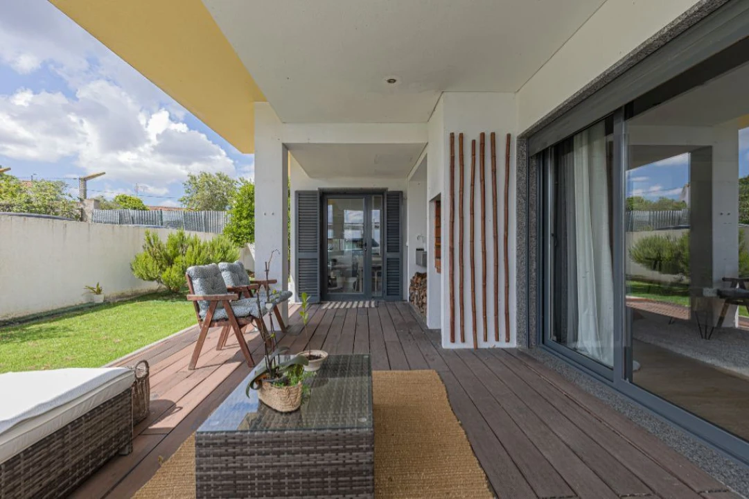 Moradia T4 para Venda em Santo Antonio da Charneca Foto 2