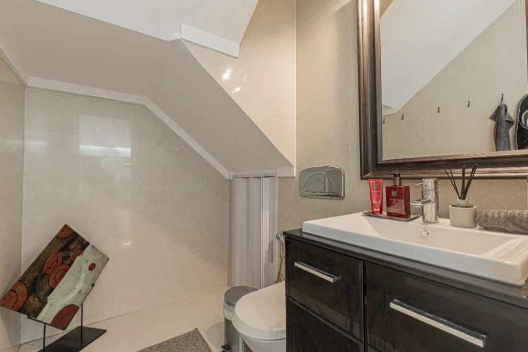 Moradia T4 para Venda em Santo Antonio da Charneca Foto 11