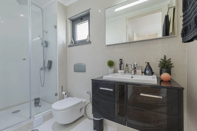 Moradia T4 para Venda em Santo Antonio da Charneca Foto 16