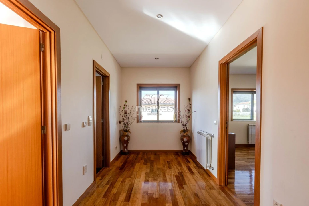 Moradia T3 para Venda em Vila Verde e Barbudo Foto 9