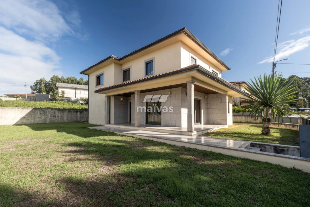 Moradia T3 para Venda em Vila Verde e Barbudo Foto 25