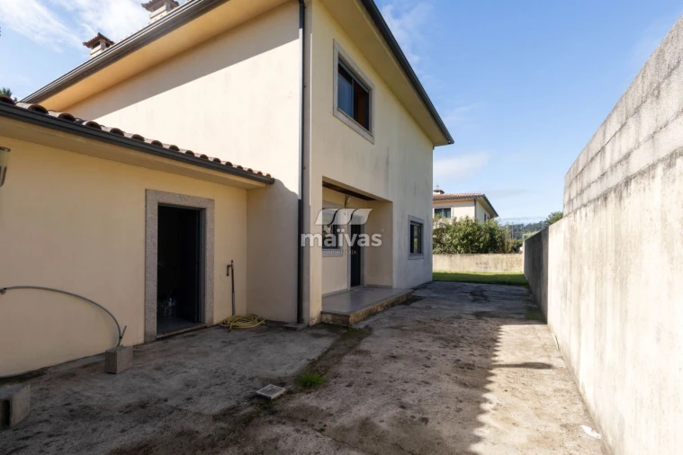 Moradia T3 para Venda em Vila Verde e Barbudo Foto 23