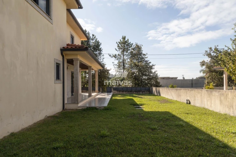 Moradia T3 para Venda em Vila Verde e Barbudo Foto 24