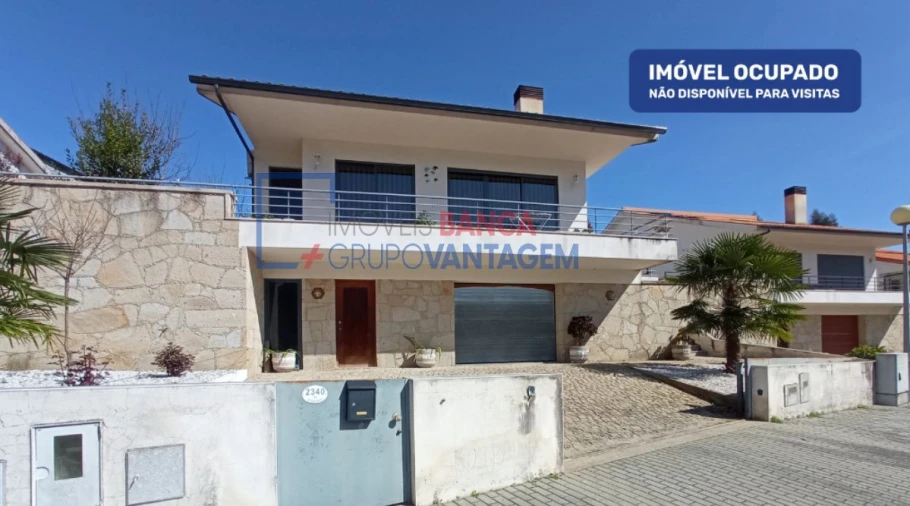 Moradia T4 para Venda em Rebordões (Santa Maria) Foto 8