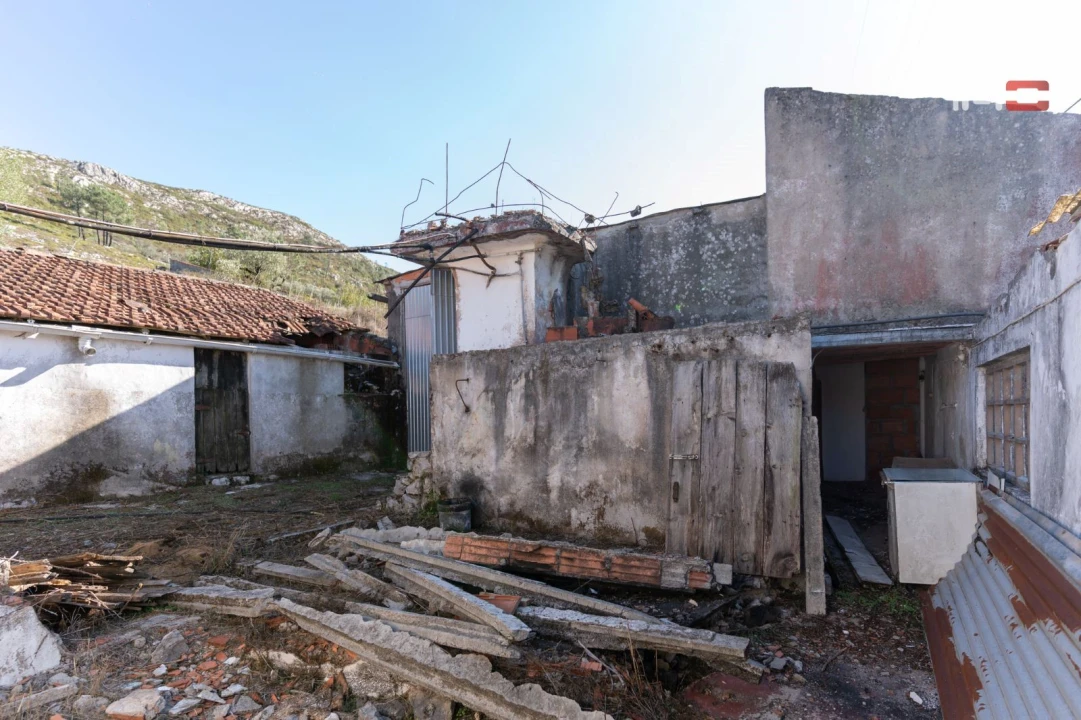 Moradia T3 para Venda em Serro Ventoso Foto 16