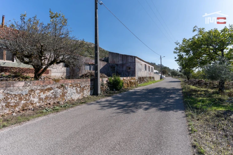 Moradia T3 para Venda em Serro Ventoso Foto 3