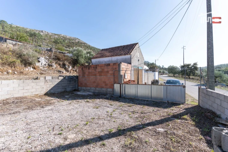 Moradia T3 para Venda em Serro Ventoso Foto 23