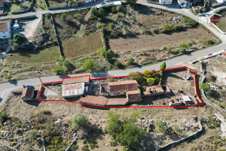 Moradia T3 para Venda em Serro Ventoso Foto 30