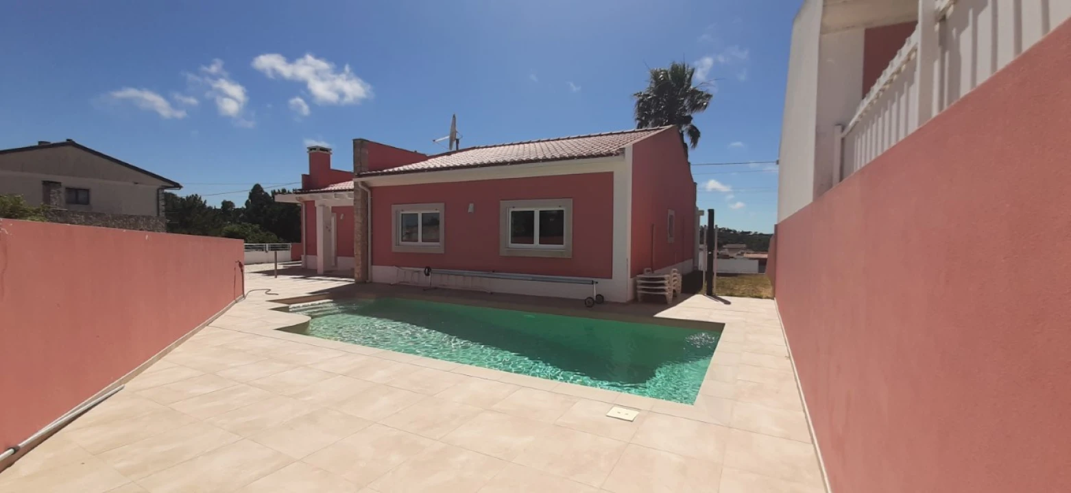 Moradia T3 para Venda em Salir de Matos Foto 3