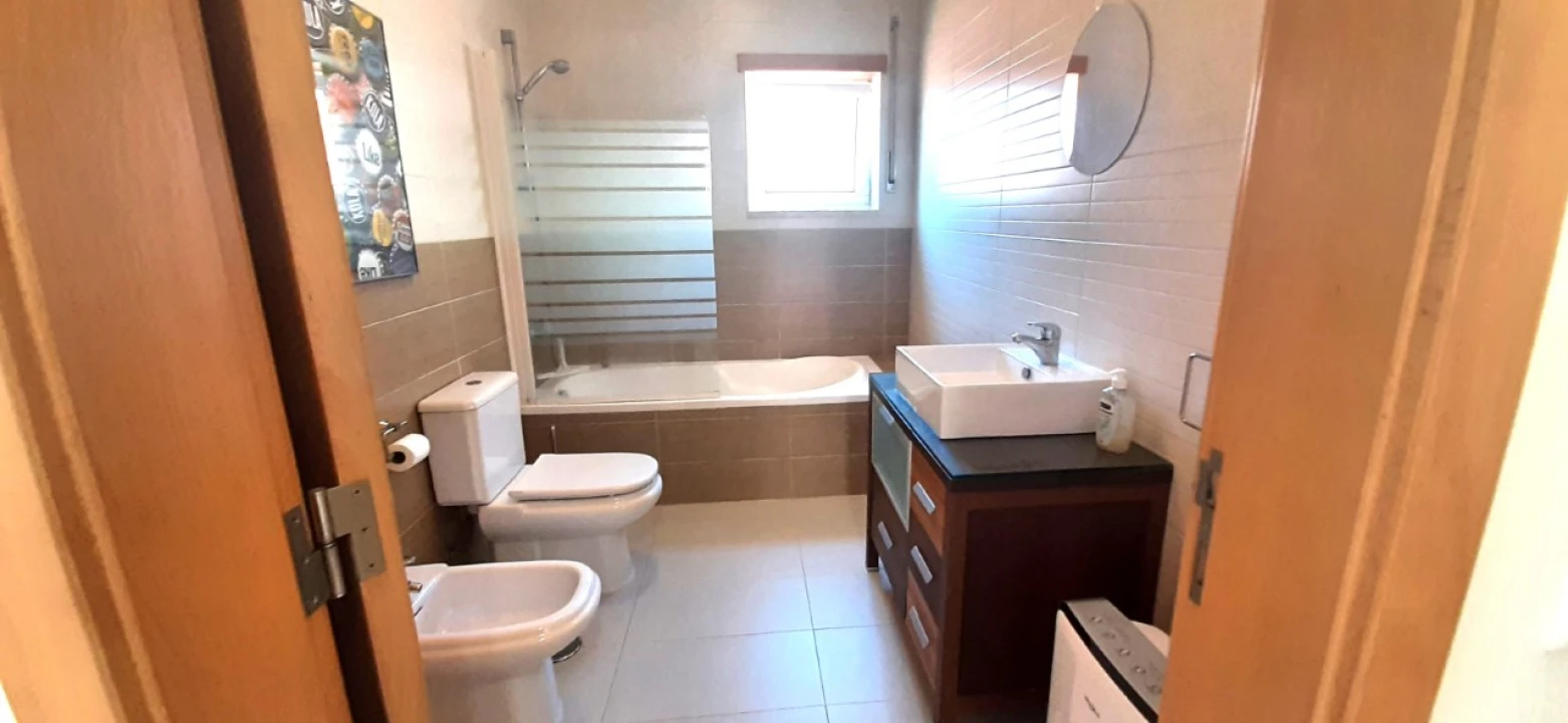 Moradia T3 para Venda em Salir de Matos Foto 13