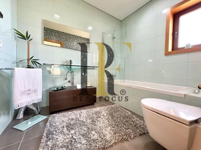 Moradia T3 para Venda em Escapães Foto 23