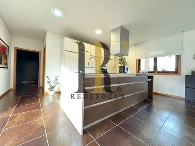 Moradia T3 para Venda em Escapães Foto 10