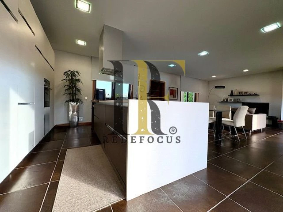 Moradia T3 para Venda em Escapães Foto 9