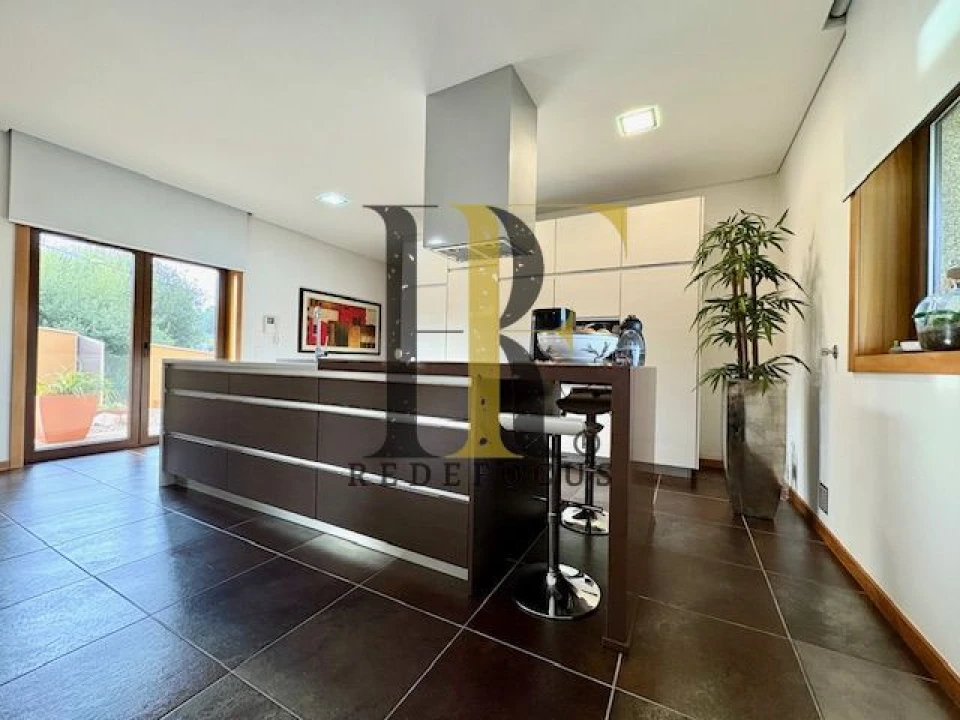 Moradia T3 para Venda em Escapães Foto 11