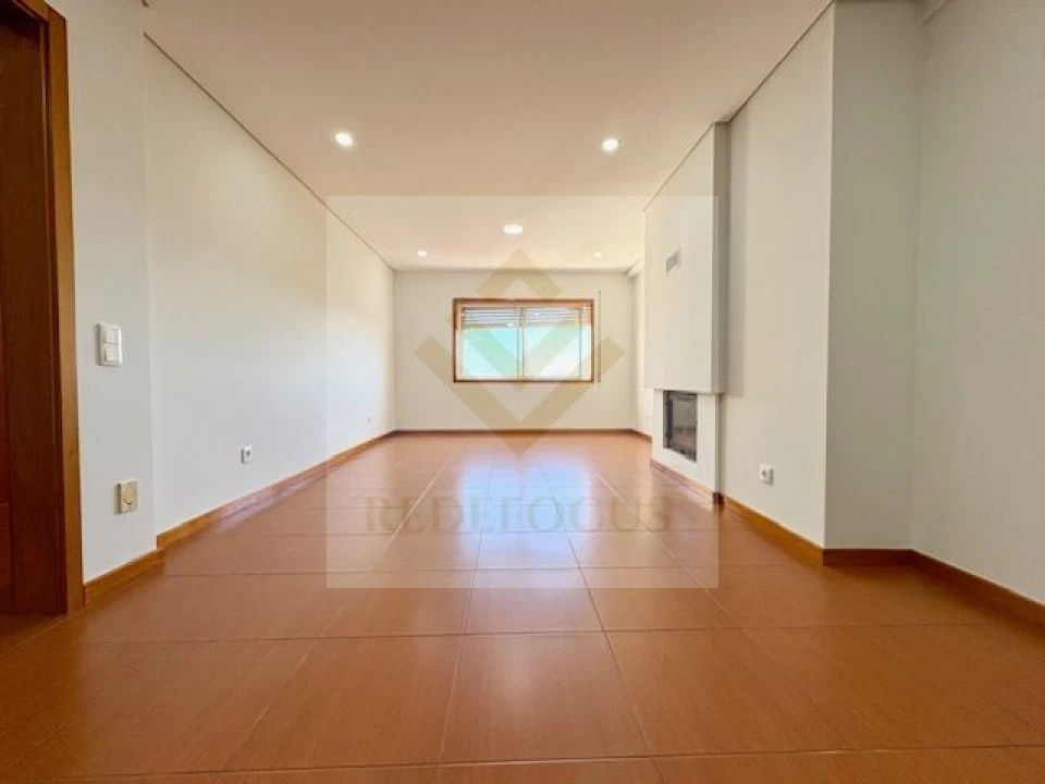 Apartamento T2 para Venda em Rio Meão Foto 4