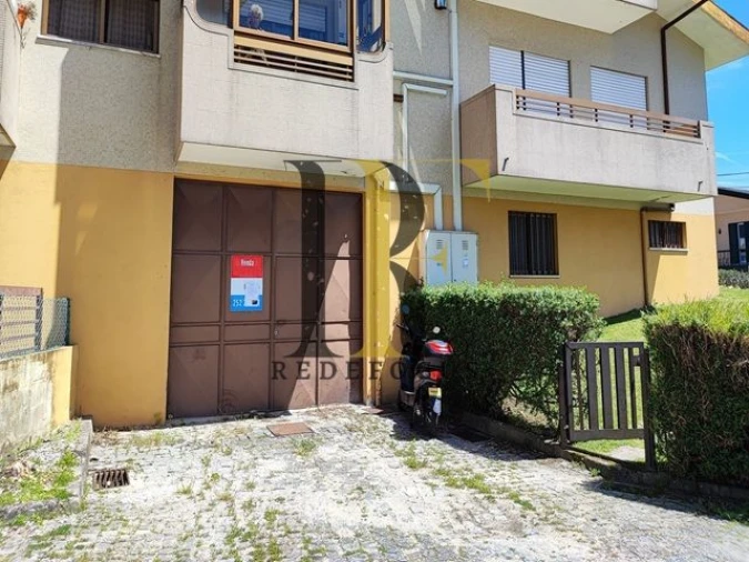 Loja para Venda em O. Azeméis, Riba-Ul, Ul, Macinhata Seixa, Madail