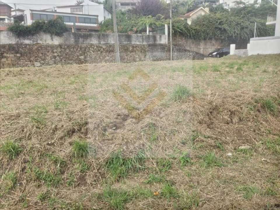 Terreno para Venda em Fiães Foto 3