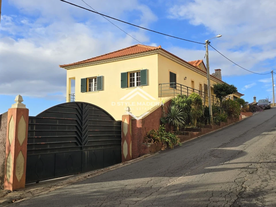 Moradia T3 para Venda em Ponta do Sol Foto 2