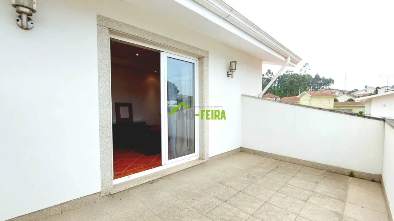 Moradia T5 para Venda em Sanguedo Foto 21