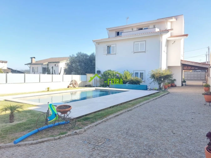 Moradia T5 para Venda em Sanguedo Foto 29