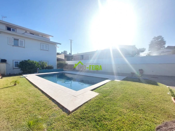 Moradia T5 para Venda em Sanguedo Foto 30