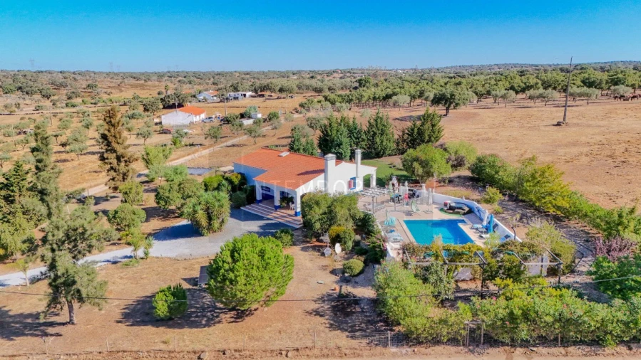 Quinta T4 para Venda em Ourique Foto 1